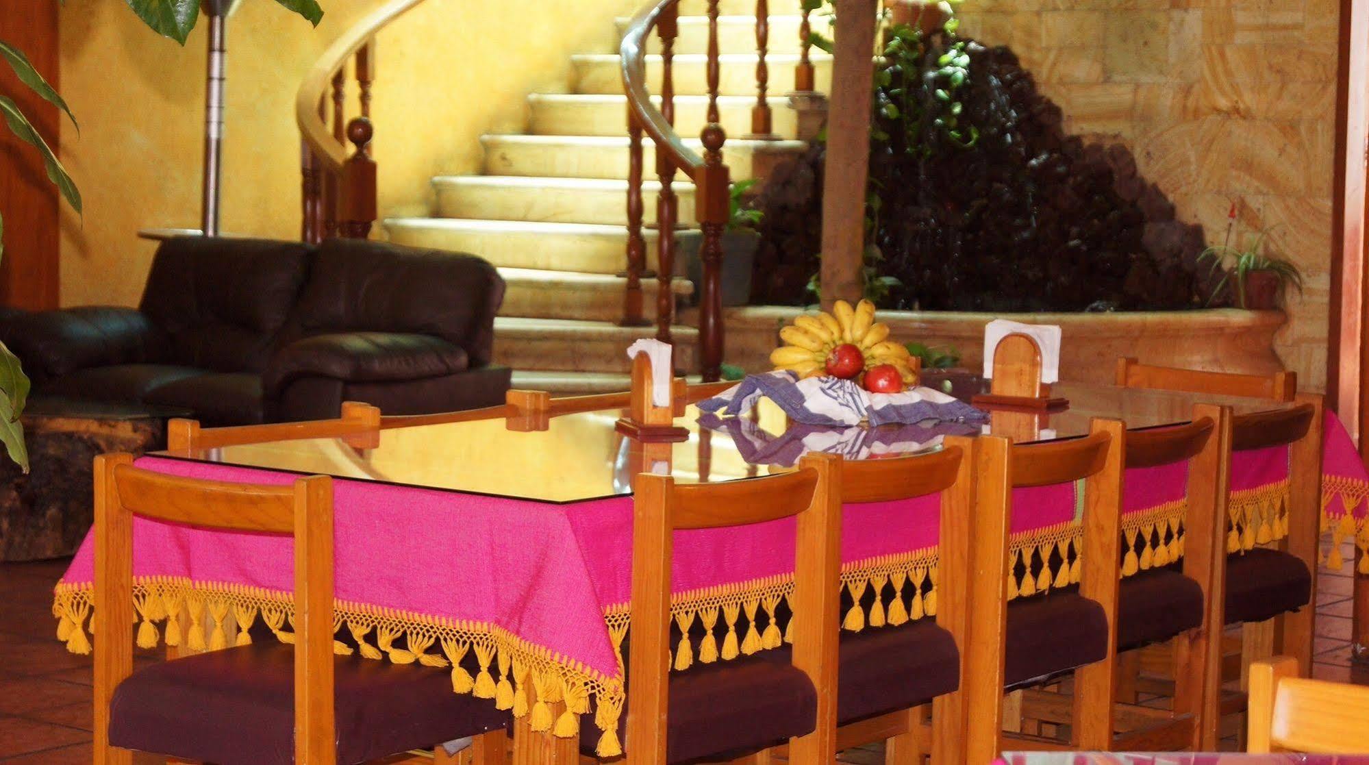OYO Hotel Mi Casa Oaxaca Esterno foto